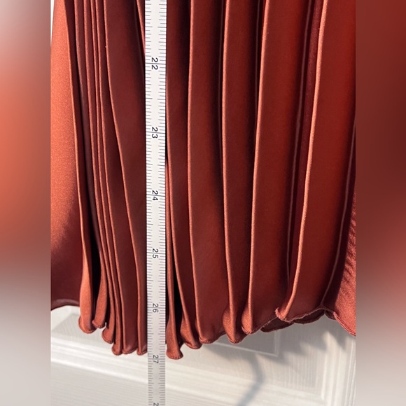 DR2 satin top and skirt - Picture 10 of 10